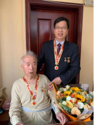 一日為師  終身為父————紀念戰鳳昌先生90誕辰